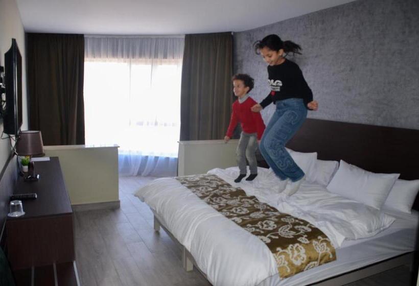 اتاق لوکس, Hôtel Saja