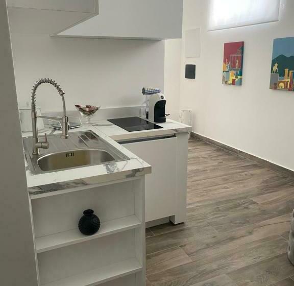 اتاق لوکس با چشم‌انداز دریا, Residenza Da Zia Donata