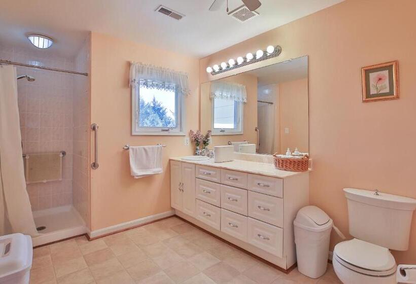 ガーデンビュースタンダードルーム, Purcellville Home