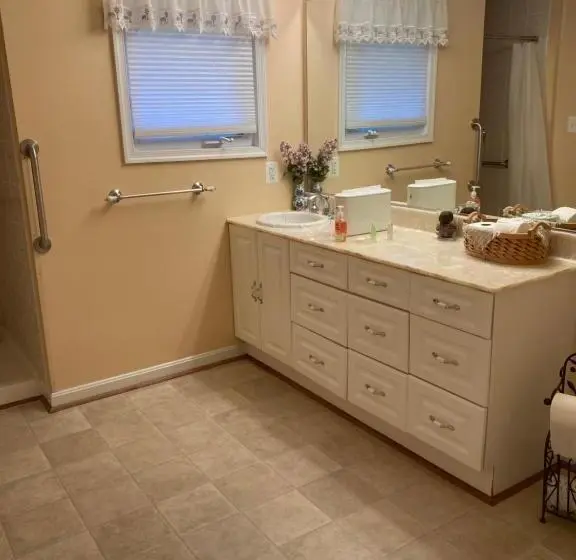 スタンダード４人部屋, Purcellville Home