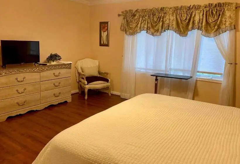 スタンダード４人部屋, Purcellville Home
