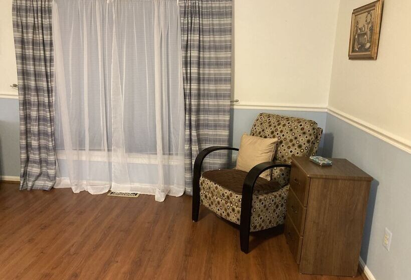 スタンダードルーム, Purcellville Home