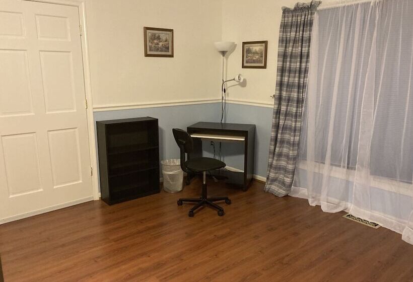 スタンダードルーム, Purcellville Home