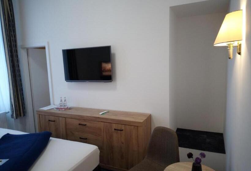 חדר סטנדרט, Zur Kulturweberei