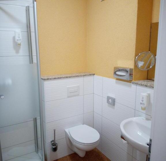 חדר סטנדרט, Zur Kulturweberei