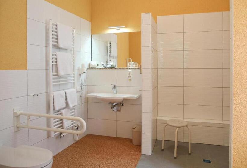 חדר סטנדרט מותאם לאדם עם מוגבלויות, Zur Kulturweberei