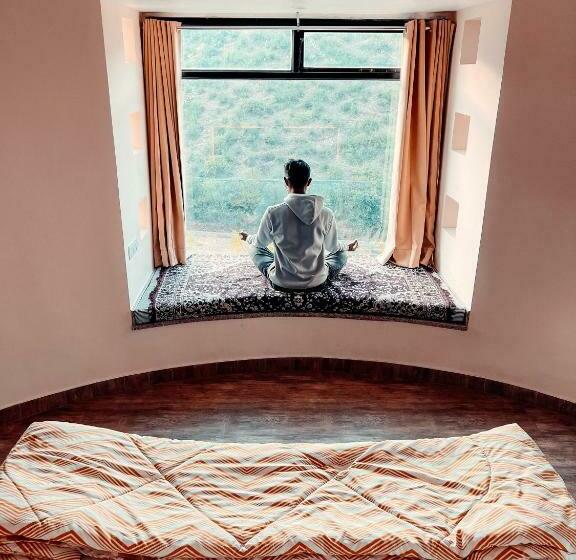 اتاق استاندارد با تخت بزرگ, The Highgarden Resort