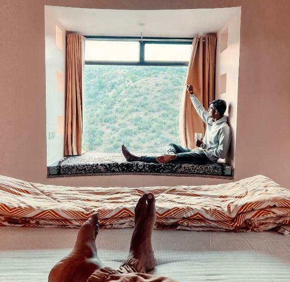 اتاق استاندارد با تخت بزرگ, The Highgarden Resort