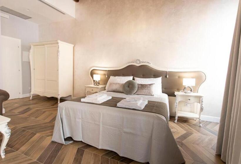 חדר דלוקס לארבעה, B&b Palazzo Fracassini