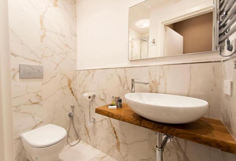 חדר דלוקס לארבעה, B&b Palazzo Fracassini