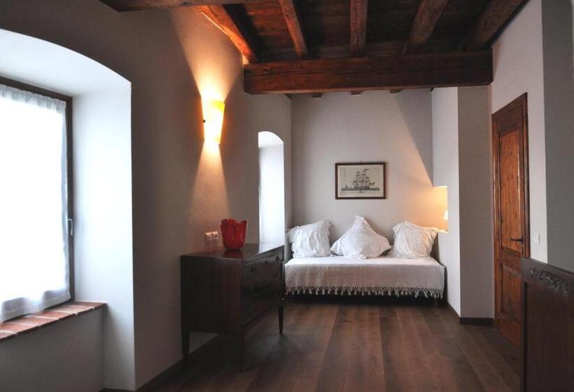 スタンダードトリプルルーム, Corte Castello