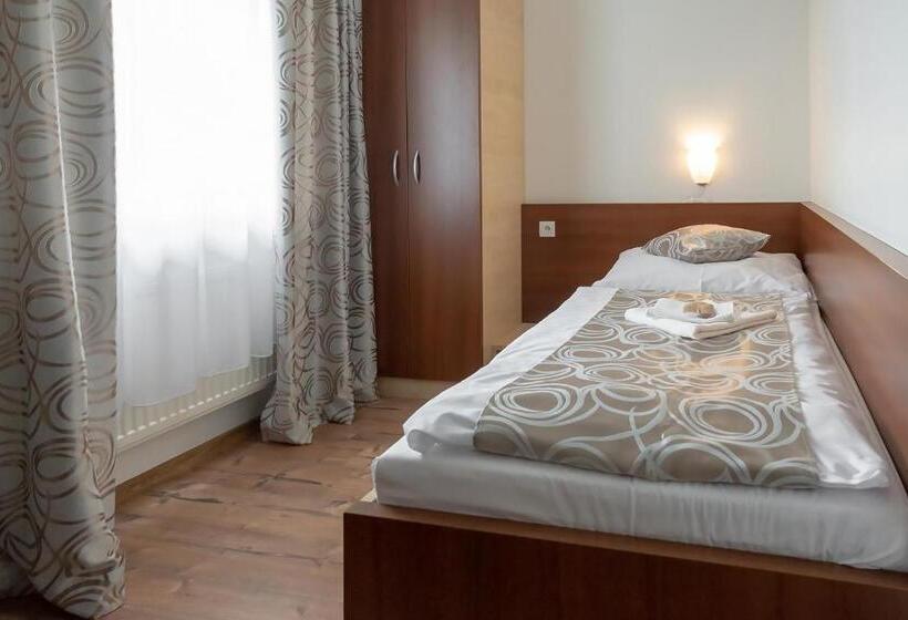 חדר סטנדרט יחיד, Granit Smrekovica