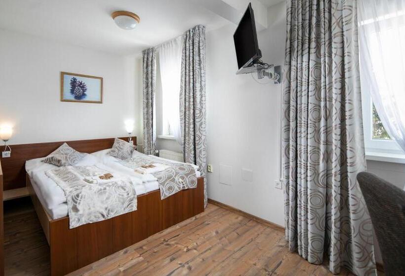 חדר סטנדרט, Granit Smrekovica