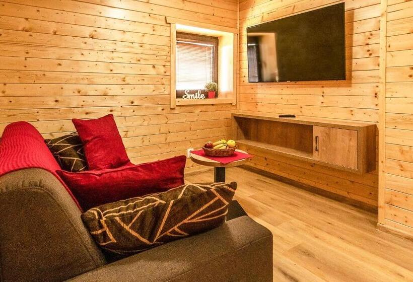 בקתת חדר, Granit Smrekovica