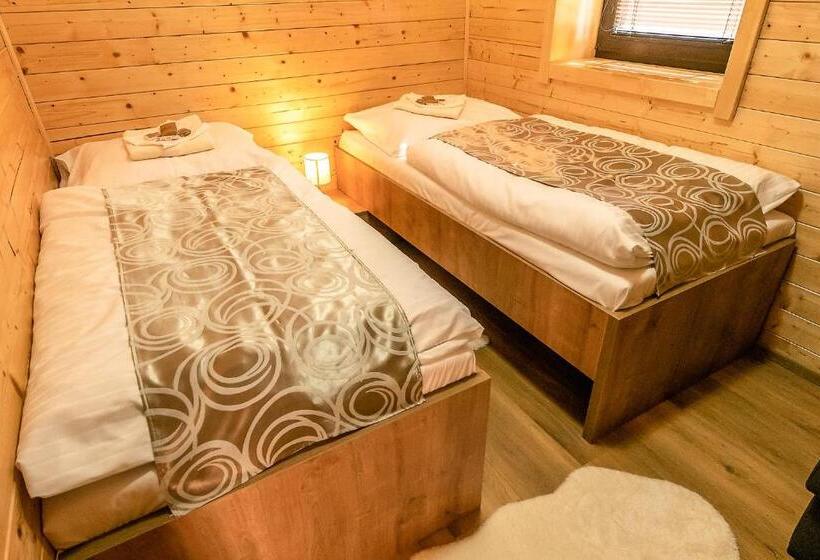 בקתת חדר, Granit Smrekovica