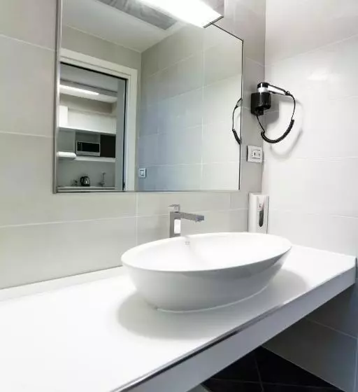 اتاق استاندارد یک نفره, 57 Reshotel Orio
