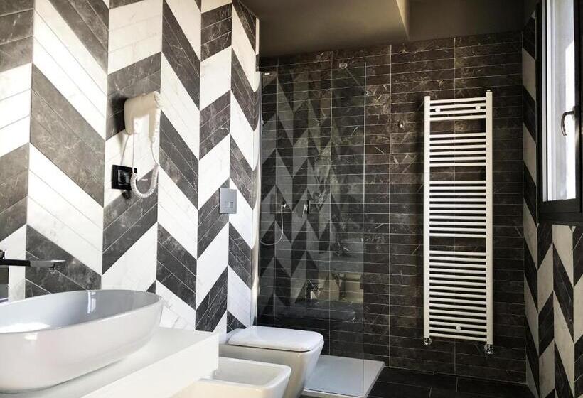 Quarto Estandar Cama King, 57 Reshotel Orio