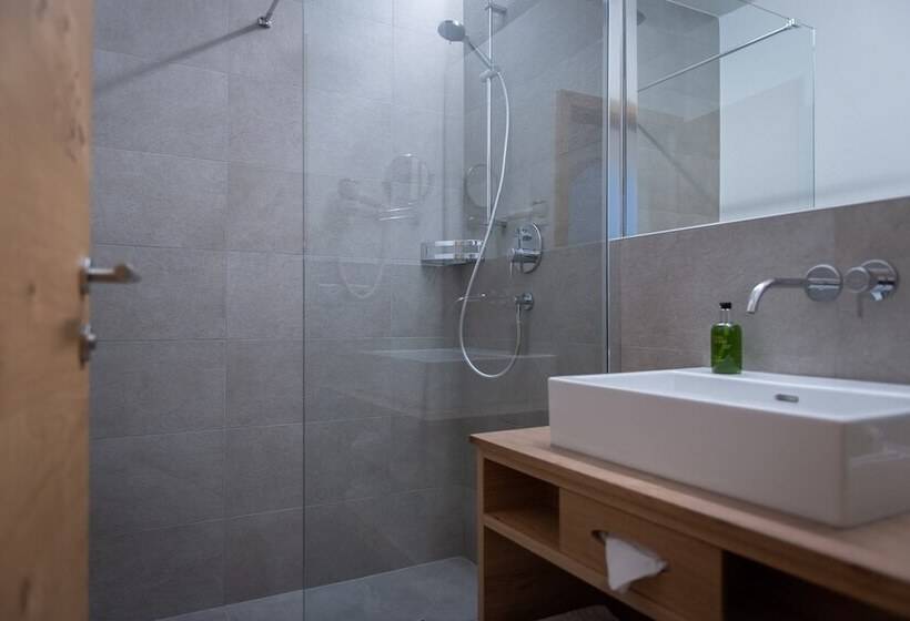 Номер Deluxe, Alpines Gourmet Hotel Montanara