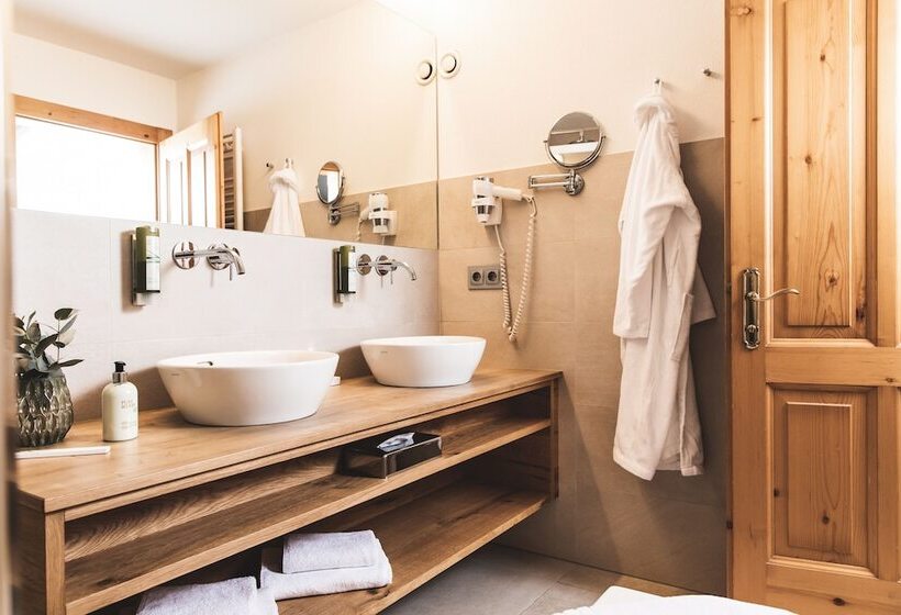 Полулюкс, Alpines Gourmet Hotel Montanara