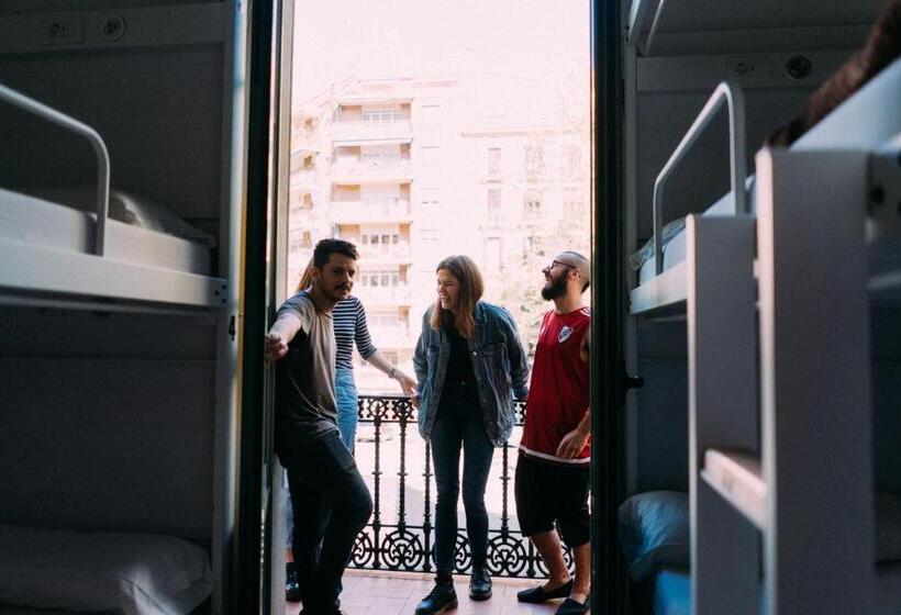 Cama em Quarto Partilhado, Black Swan Hostel