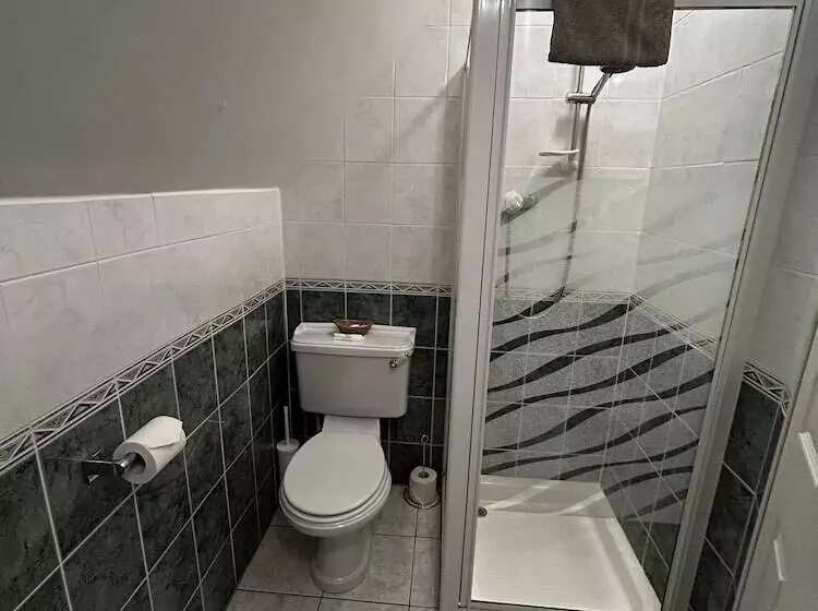 اتاق استاندارد, Acer Lodge Guest House