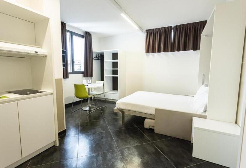 スタンダードシングルルーム, 57 Reshotel Orio