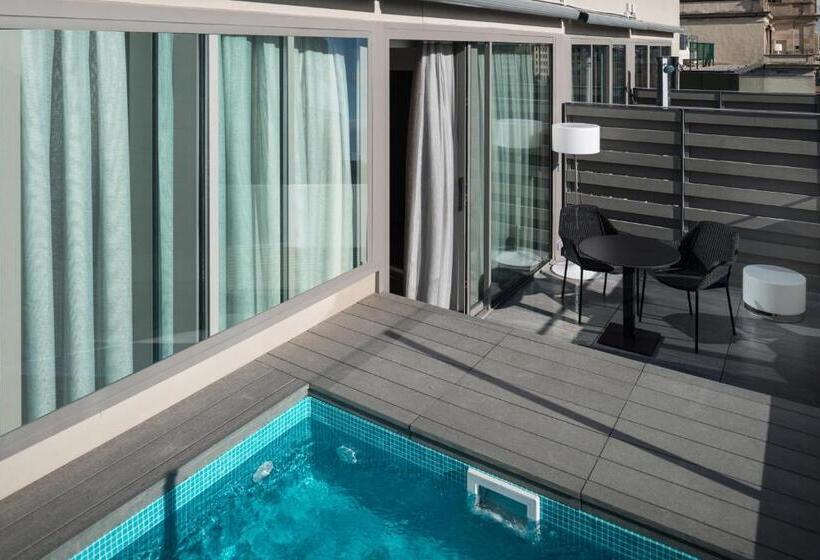 سوئیت جونیور با استخر, Catalonia Square 4* Sup