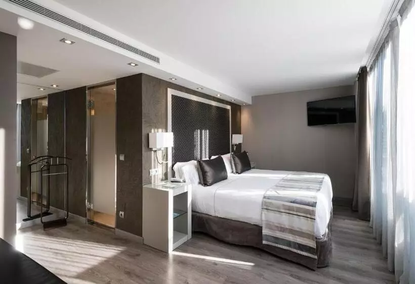 سوییت با استخر, Catalonia Square 4* Sup