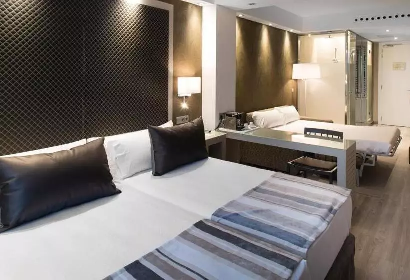 اتاق استاندارد سه نفره, Catalonia Square 4* Sup