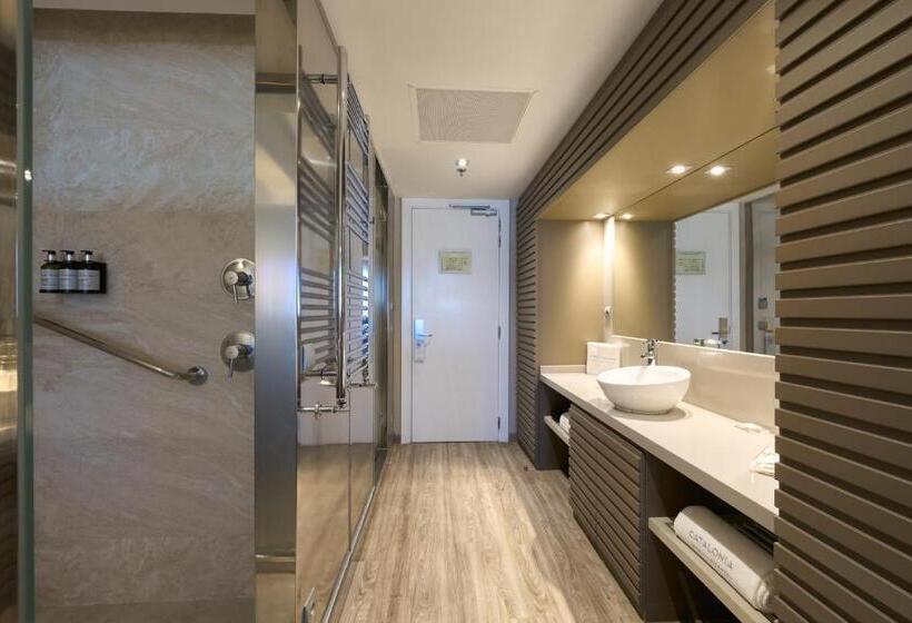 سوئیت جونیور خانوادگی, Catalonia Square 4* Sup