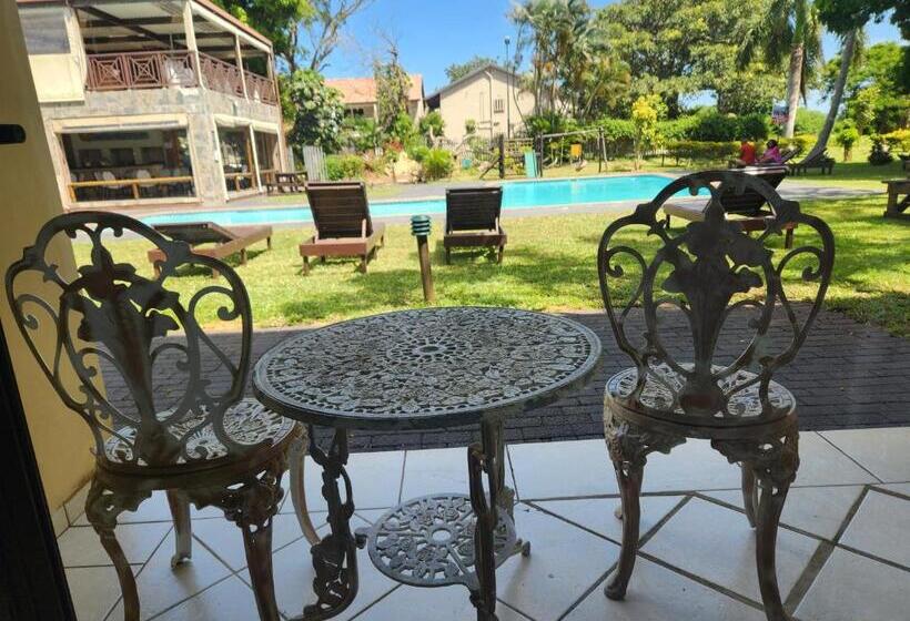 스탠다드 룸 킹사이즈 침대, Elephant Lake