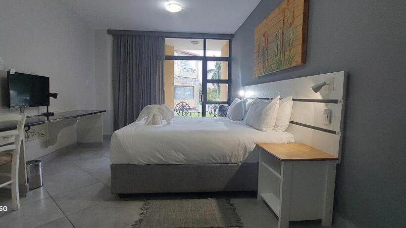 스탠다드 룸 킹사이즈 침대, Elephant Lake