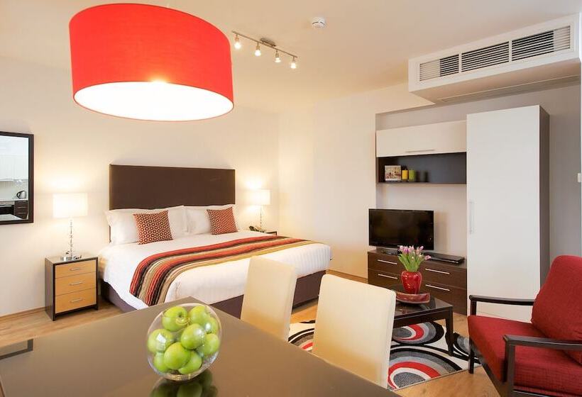 디럭스 스튜디오, Escala Hotel & Suites