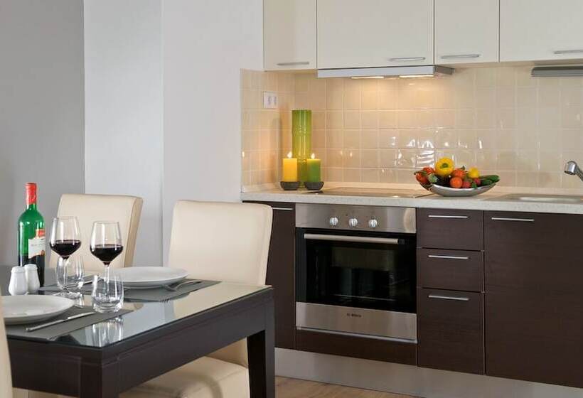 디럭스 스위트, Escala Hotel & Suites