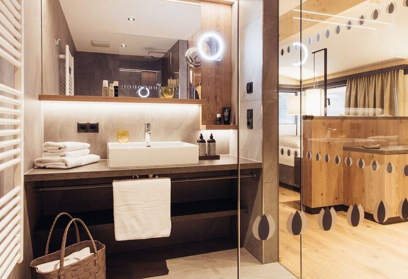 جناح, Habicher Hof 4 Sterne Superior