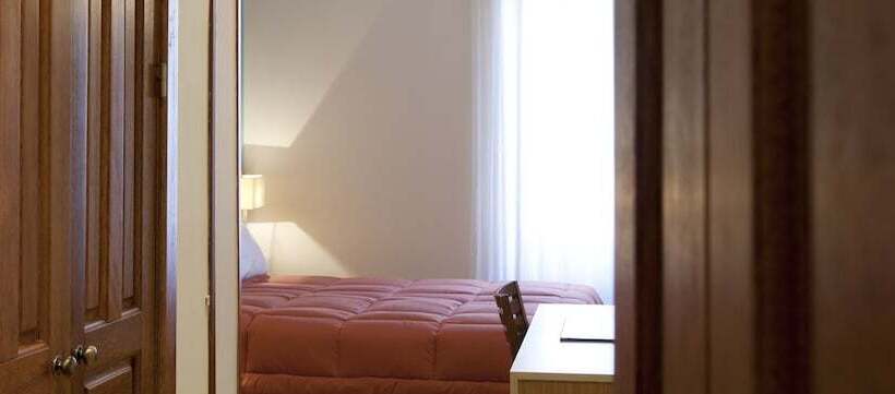 اتاق استاندارد یک نفره, Mirador Puerta Del Sol