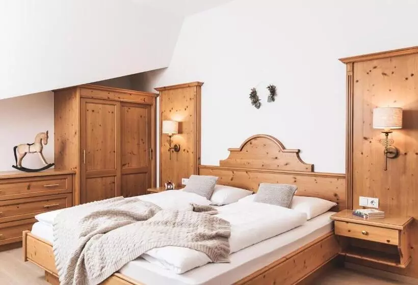 ファミリーステューディオ, Alpines Gourmet Hotel Montanara