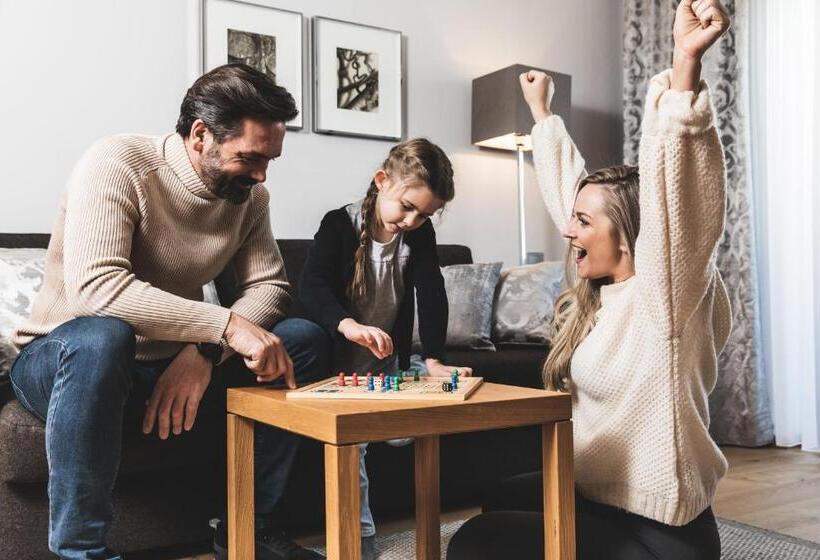 패밀리 스튜디오, Alpines Gourmet Hotel Montanara