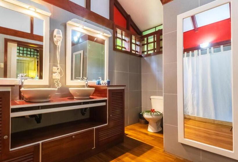 بانگلوی سوپریور, Namuwoki Lodge