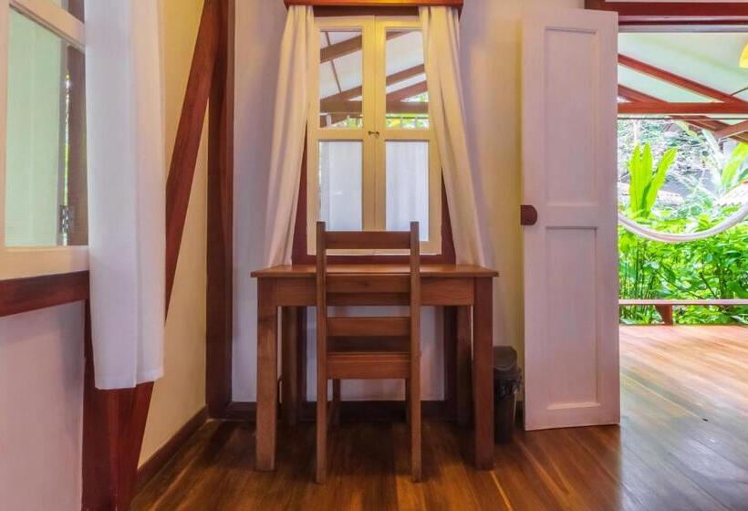 بانگلوی استاندارد, Namuwoki Lodge