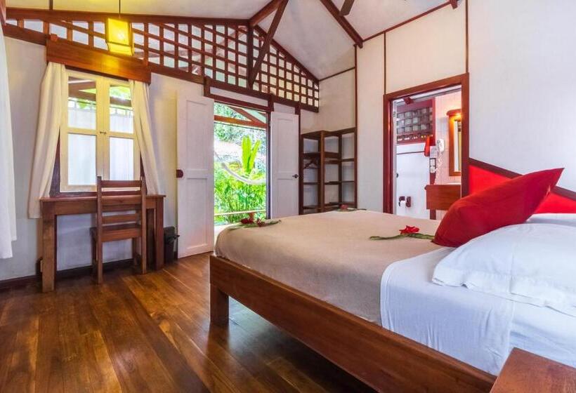 بانگلوی استاندارد, Namuwoki Lodge