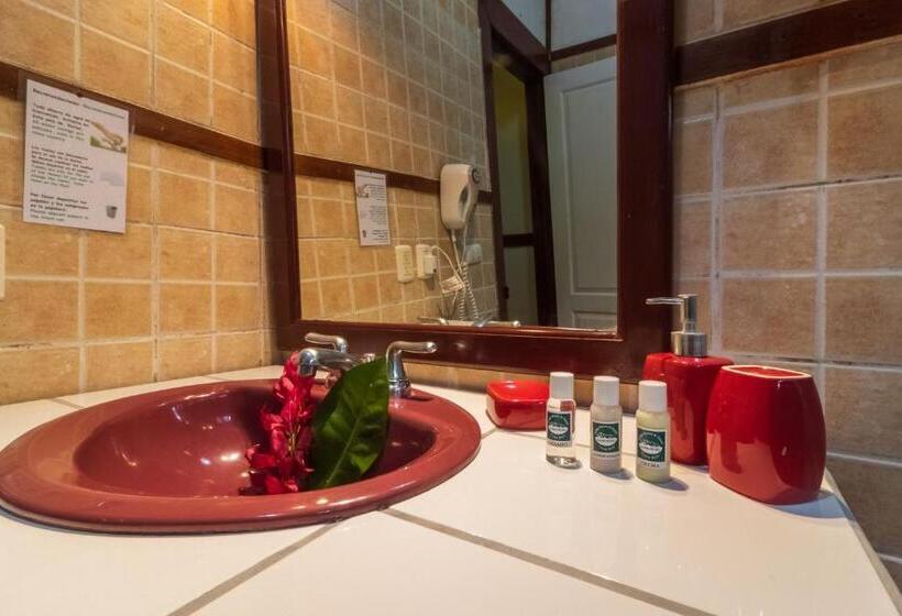 سوییت جونیور, Namuwoki Lodge