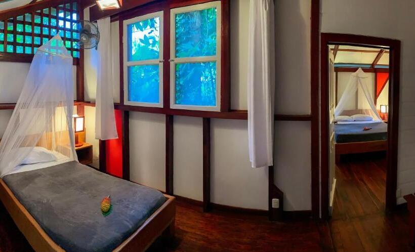 اتاق خانوادگی, Namuwoki Lodge