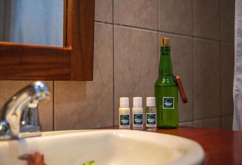 اتاق لوکس سه تخته, Namuwoki Lodge