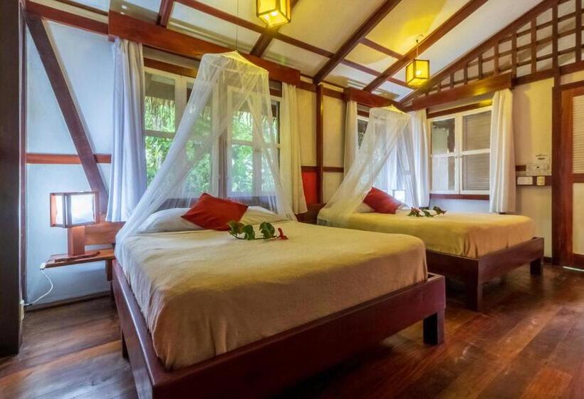 اتاق لوکس سه تخته, Namuwoki Lodge