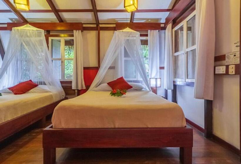 اتاق لوکس سه تخته, Namuwoki Lodge