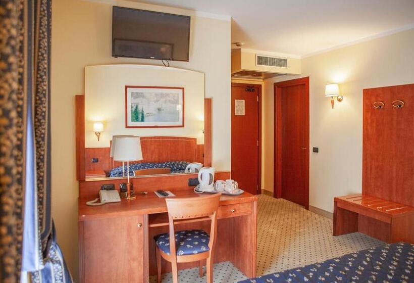 수피리어 룸, Olivo