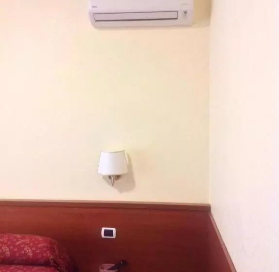 اتاق استاندارد یک نفره, Residenza Fermi