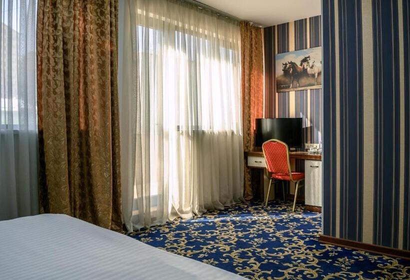 수피리어 테라스 룸, Royal Plaza By Stellar Hotels, Yerevan