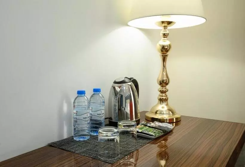 اتاق لوکس با بالکن, Royal Plaza By Stellar Hotels, Yerevan